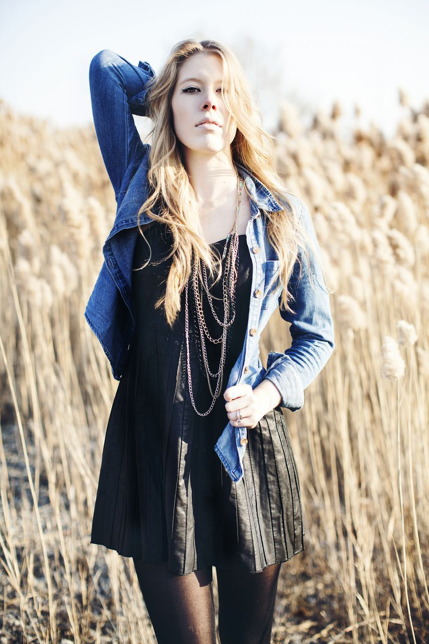 Fly Off The Wall Beatnik Garb