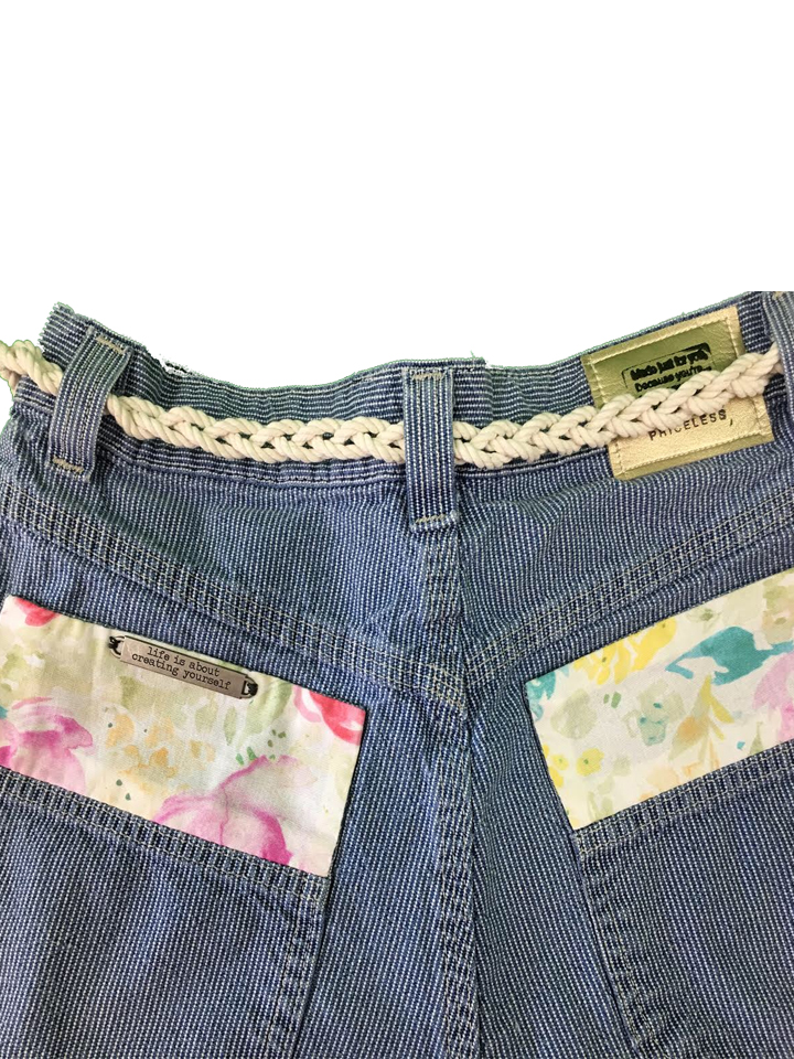 Railroad-style Shorts with Rope Belt and Vintage Floral Accents
